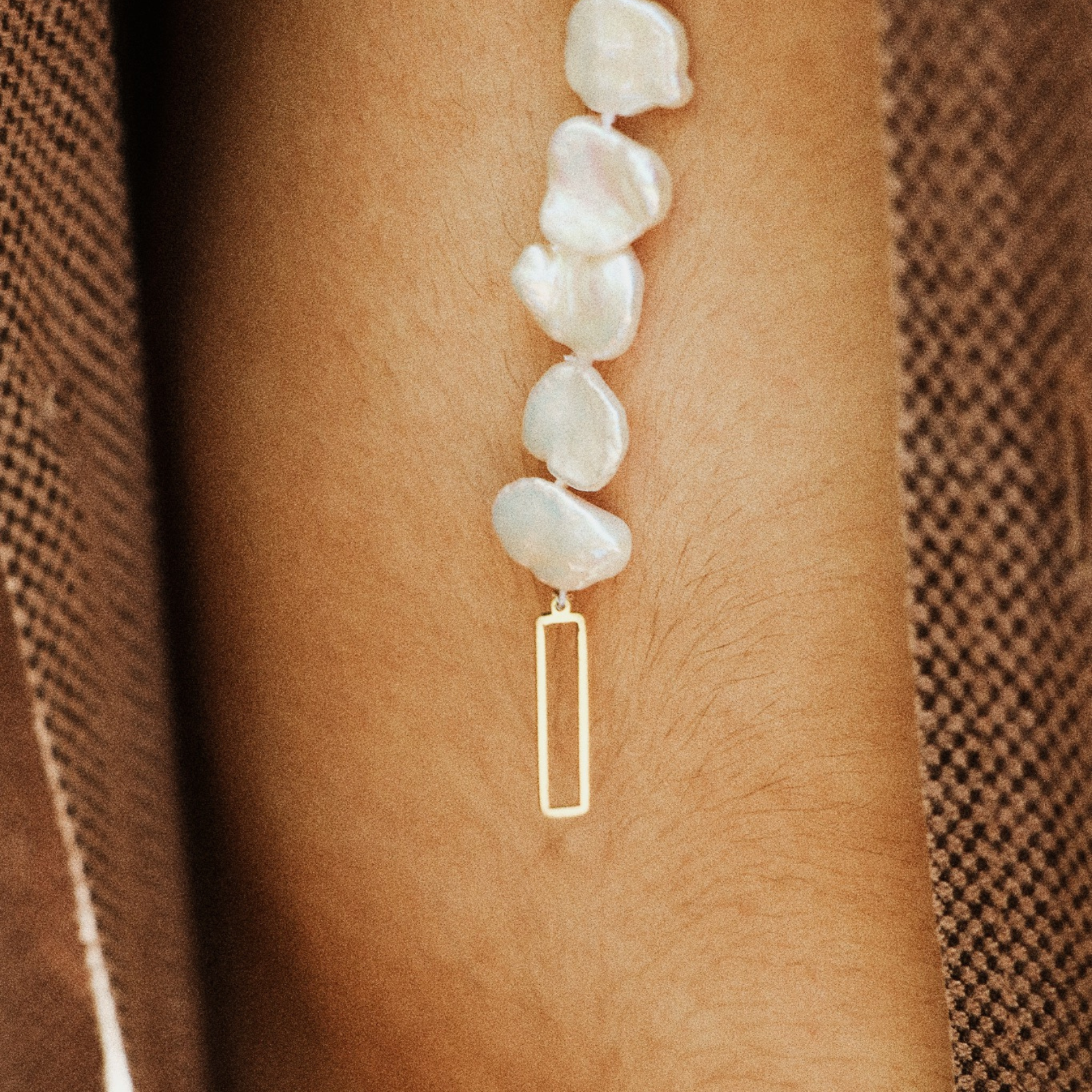 Isan Linear Pearls