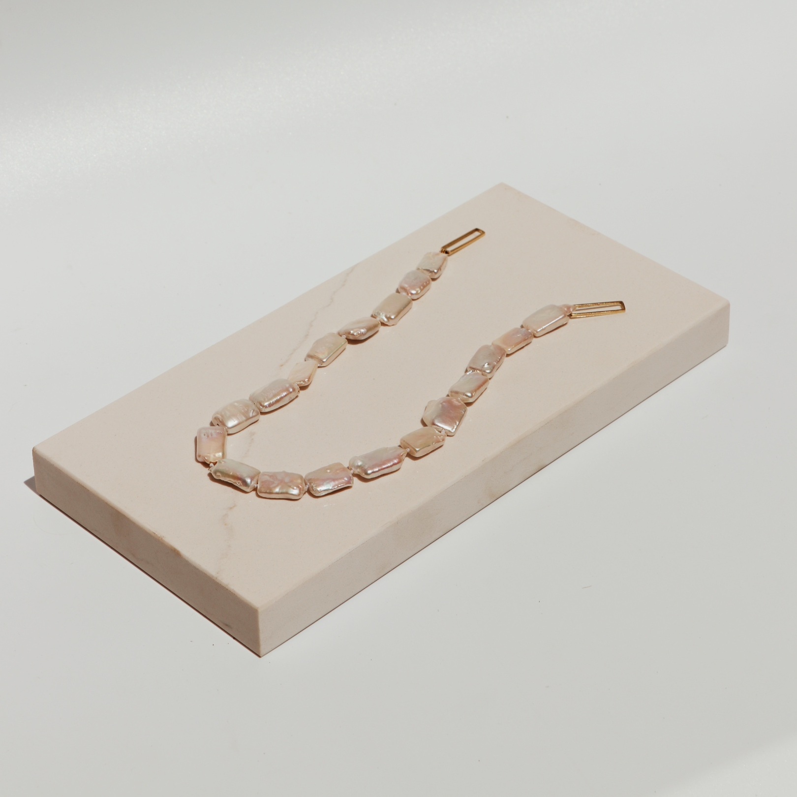 Riam Linear Pearls