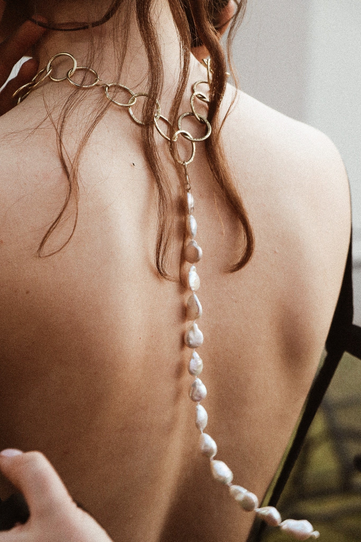 Juli Linear Pearls